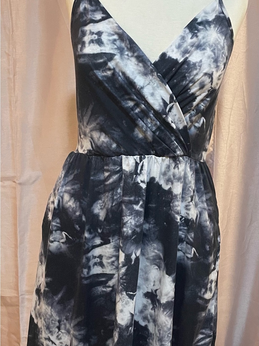 Sleeveless Black & White Tie-Dye Midi Dress